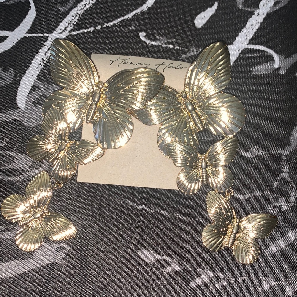 Woman’s earrings